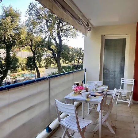 Apartment 2p Avec Balcon Proche Centre Et Plages - Parking Inclus, - Fr-1-226b-127